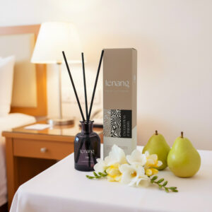 English Pear & Fressia – REED DIFFUSER